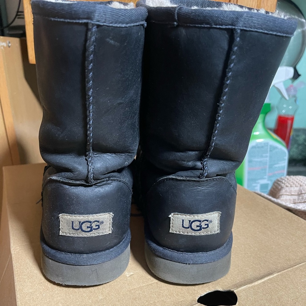Ugg's - Picture 2 of 4